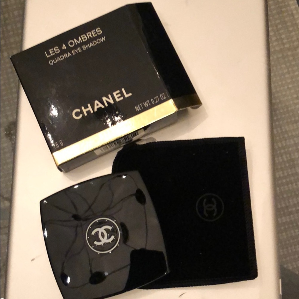 Chanel Quadra eye shadow